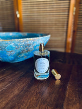 Load image into Gallery viewer, Dark Amber & Sandalwood Room Mist - JosieBear