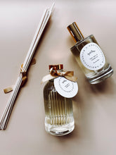 Load image into Gallery viewer, Dark Amber& Sandalwood Reed Diffuser - JosieBear